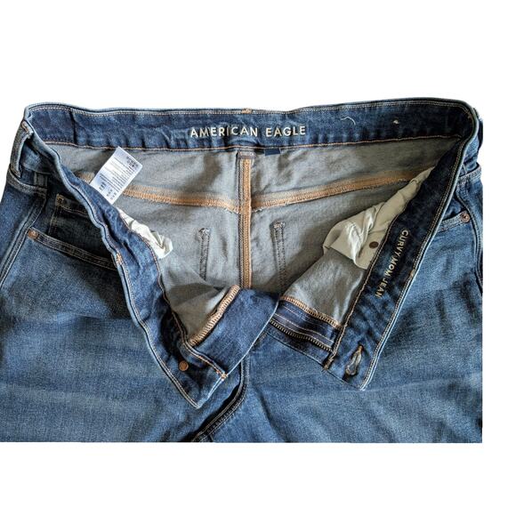 Women's American Eagle Medium Wash Curvy Mom Jeans 20L - Picture 12 of 12